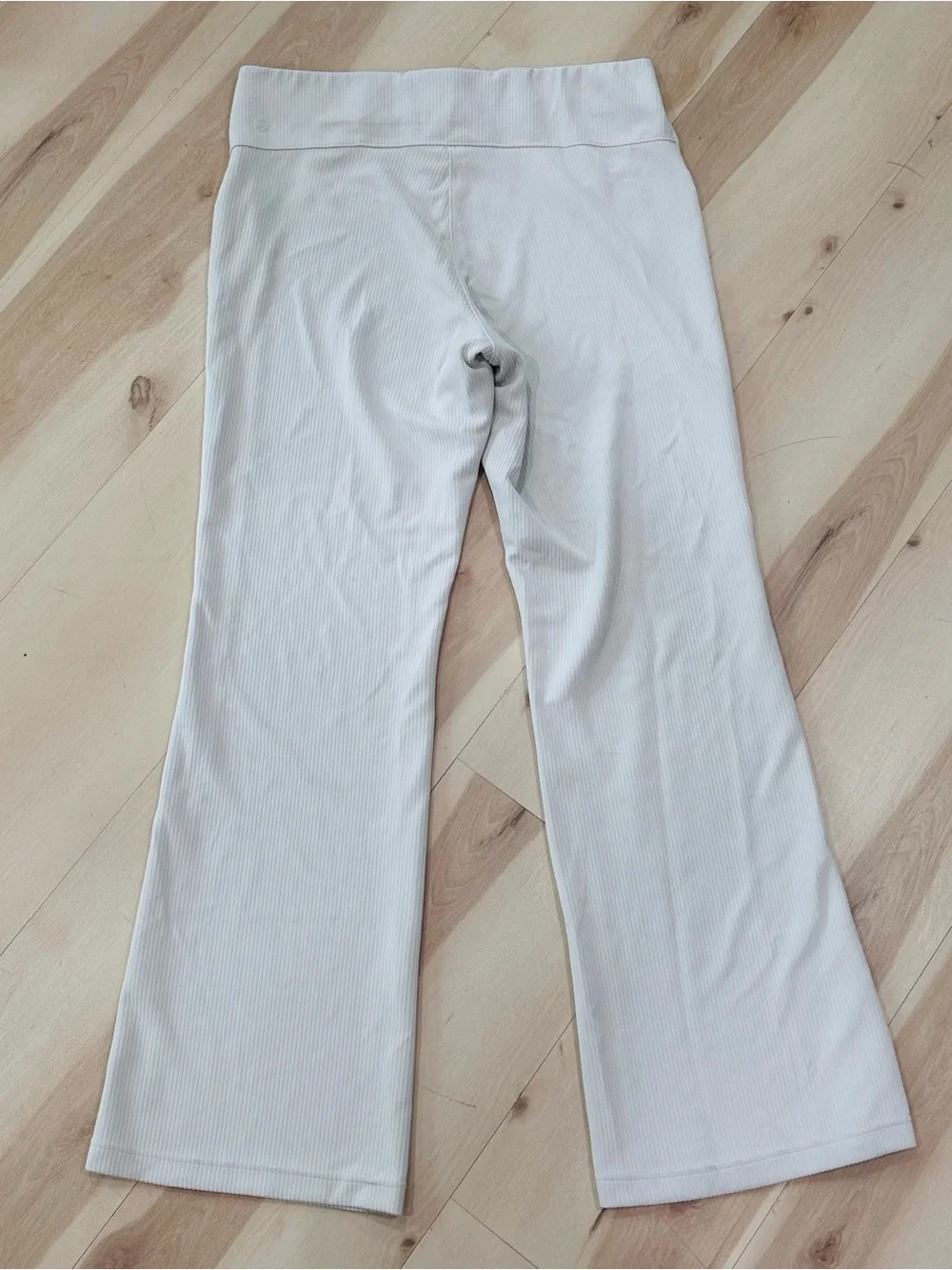 Lululemon Ribbed Softstreme Flared Pant *Regular Bone Sz 14 W5GVKS Casual
